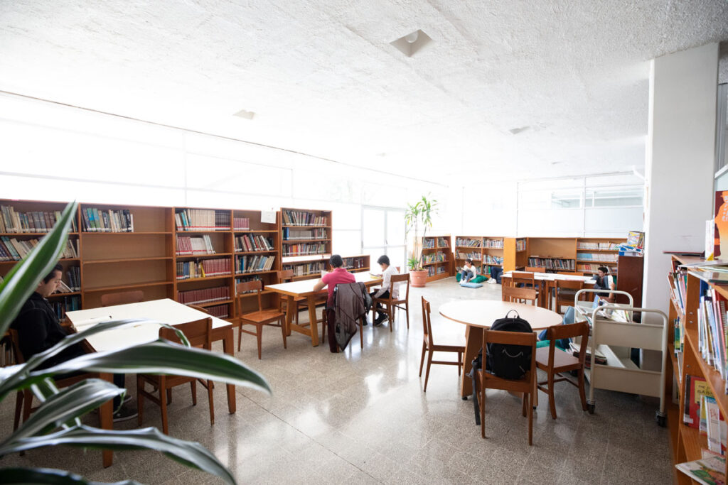 Instalaciones Colegio Merici Biblioteca